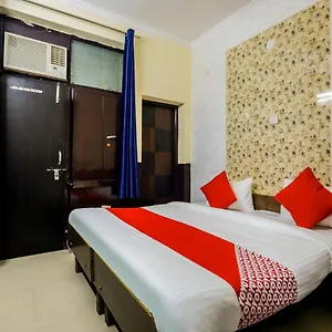 Oyo 61833 Sahil Gurgaon